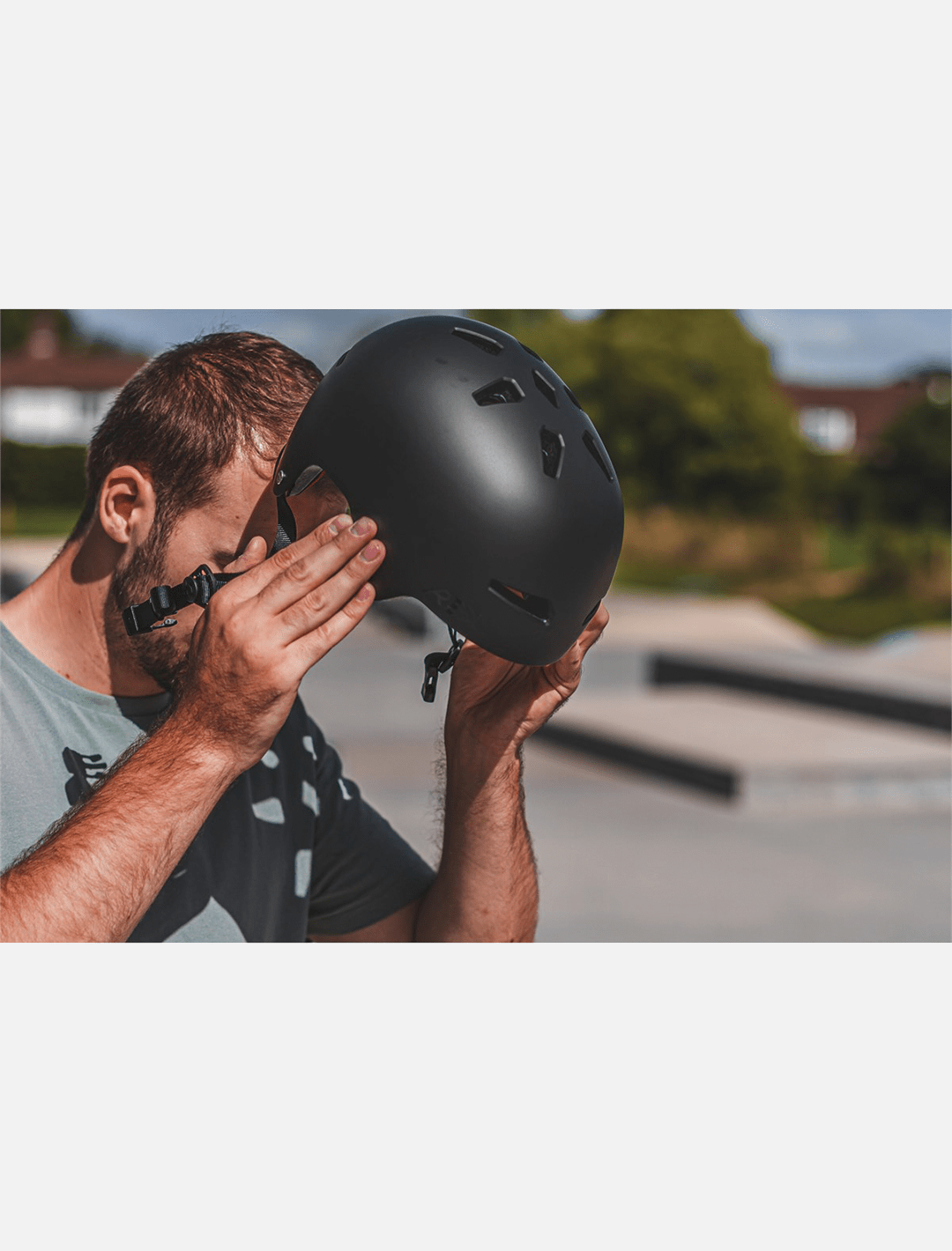 REKD Elite 2.0 Helmet l Black