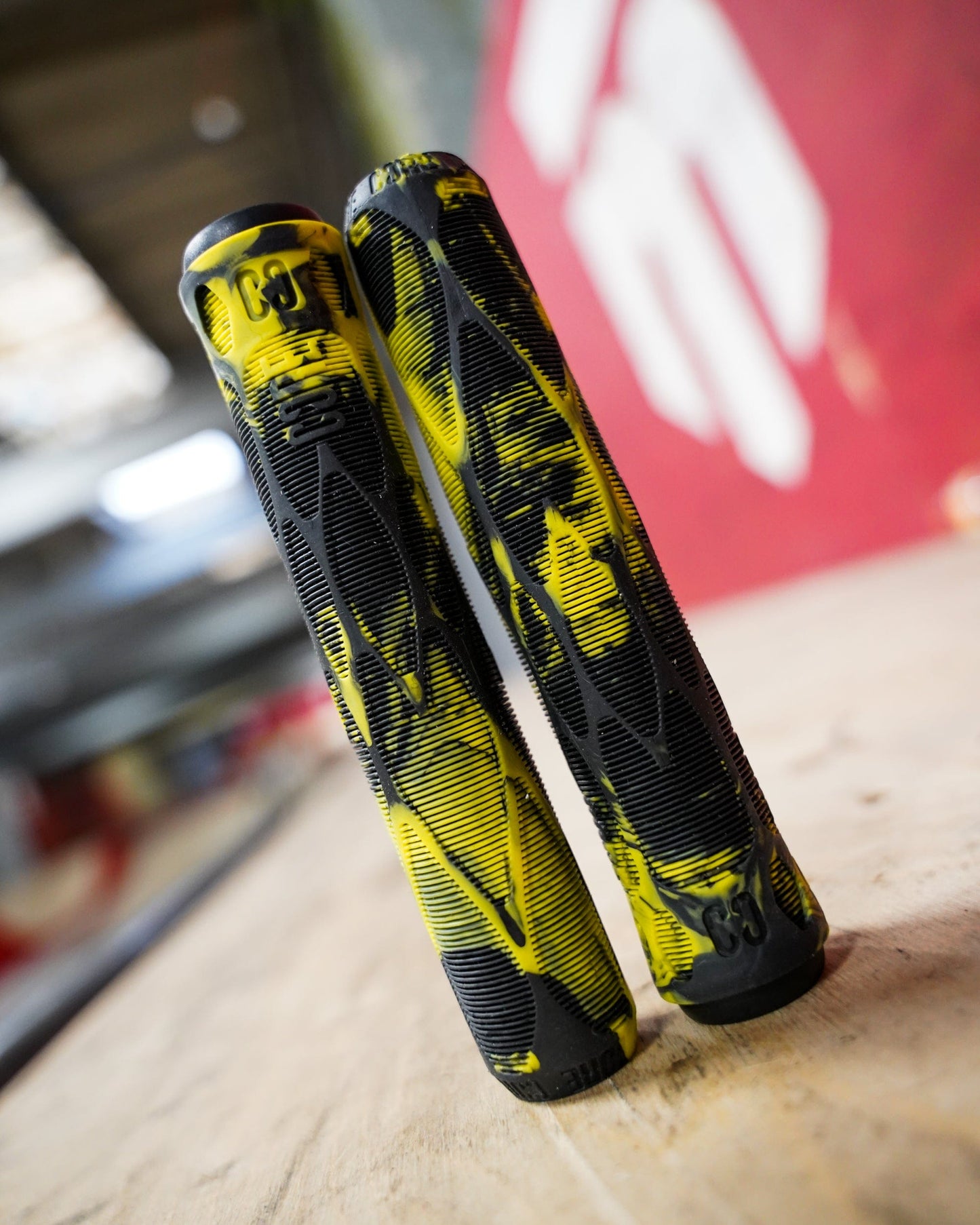 CORE Pro Handlebar Grips, Soft 170mm - Wasp(Yellow/Black)